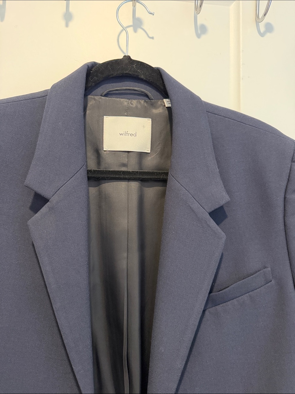 Wilfred Navy Single-Button Notched Blazer - Picture 3 of 9
